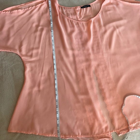 Fashion to Figure Sheer Open Back Blouse - Size 2X - Picture 12 of 15